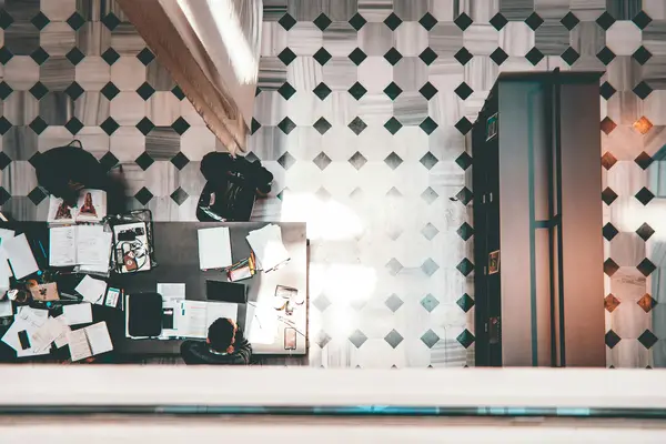 抖音直播卖书能赚多少钱(怎么提高直播收入)