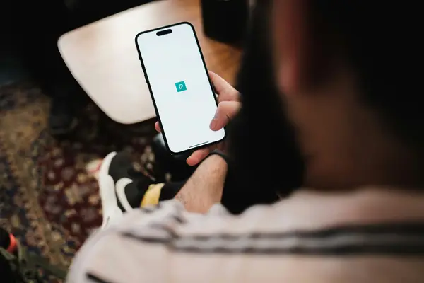 录音可以传到快手上吗,自己的录音怎么发快手上