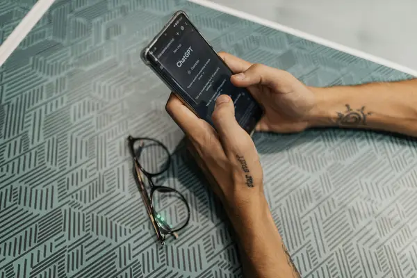 快手收藏别人会发现吗吗,快手收藏为什么别人看不见