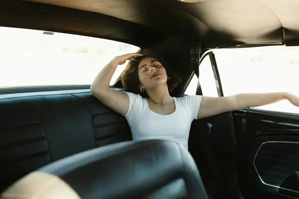 抖音故事情节段子(抖音搞笑伤感的段子剧本)