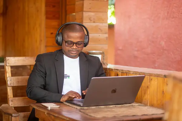 抖音真人活粉在哪里买,抖音直播真人粉业务!