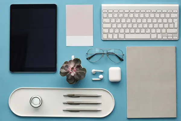 抖音直播卖的经典老手机是正版吗?