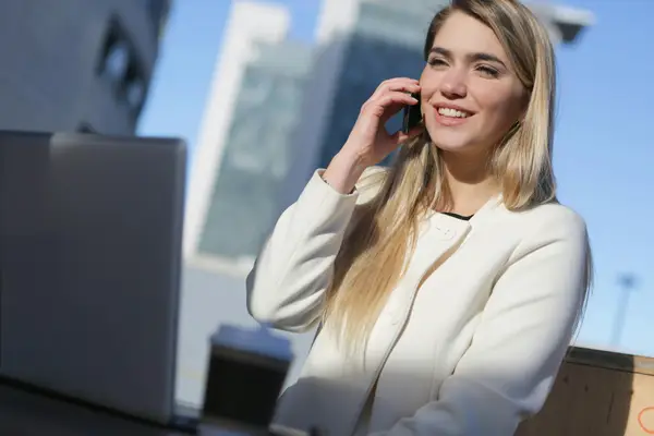 抖音直播带货选品怎么选(讲解抖音小店如何进行数据选品)