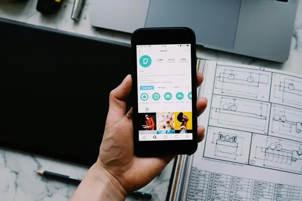 抖音电影直播版权怎么申请?怎么做好抖音?