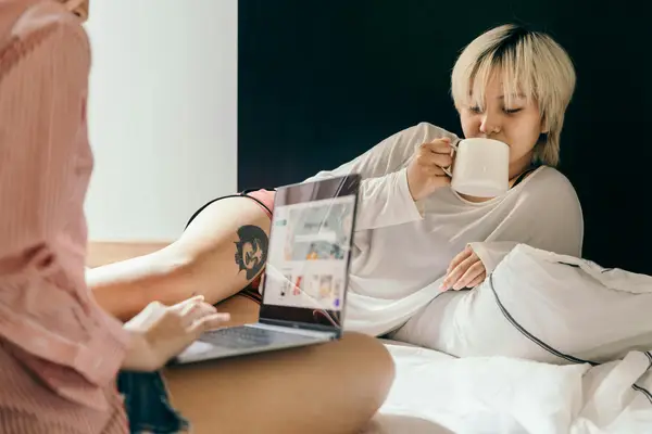 抖音第二个小号怎么开直播（如何运营）