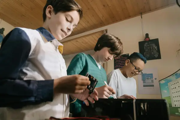 抖音和快手哪个流量大一些？引流方法有什么不同