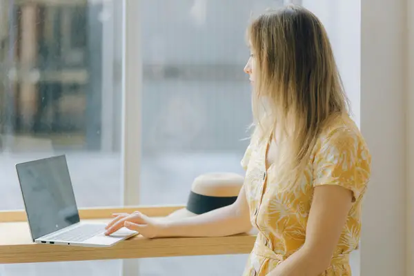 快手快招工靠谱吗，快手电子厂招工是真的吗