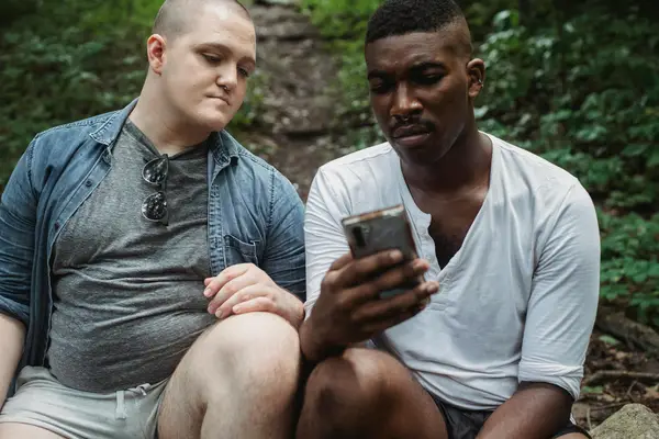 抖音怎么删除自己的作品(抖音删除自己视频的教程)