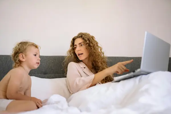 特朗普要动用总统特权封杀抖音海外版(TikTok)你怎么看?