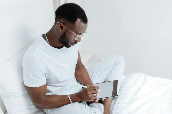 在快手发音乐要版权吗吗，快手发作品怎么隐藏音乐