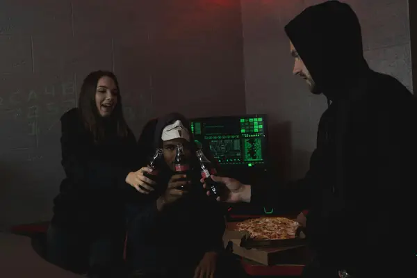 快手卖货还要收费吗现在,抖音卖货好还是快手卖货好