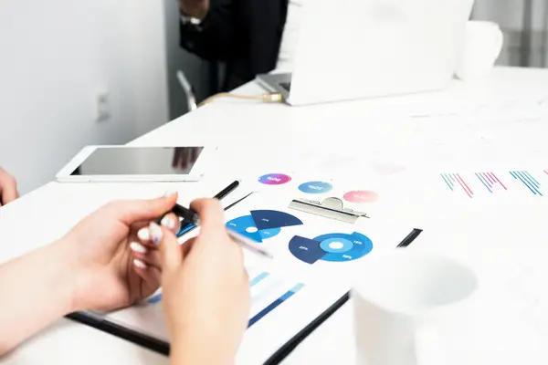 快手直播赠水果手机划算吗,快手直播为什么便宜