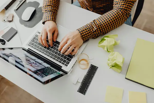 快手直播唱歌违法吗吗，快手直播唱歌用音响吗