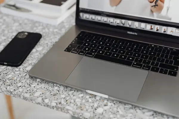 虎犇传媒和快手合作吗,话意传媒是快手官方旗下吗