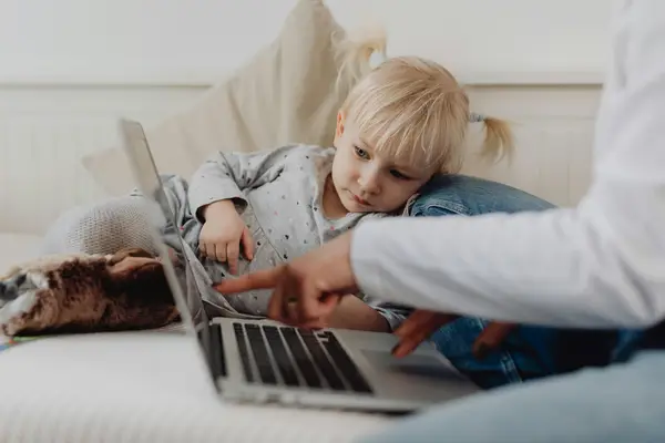 抖音视频播放量达到多少可以赚钱(谈谈在抖音平台要怎么做任务)