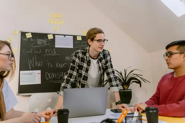 抖音新手具体要怎么做直播带货?抖音新手容易把直播带货做起来吗?