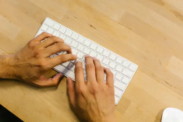 抖音普通人怎么上热门(浅析抖音上热门有啥技巧)