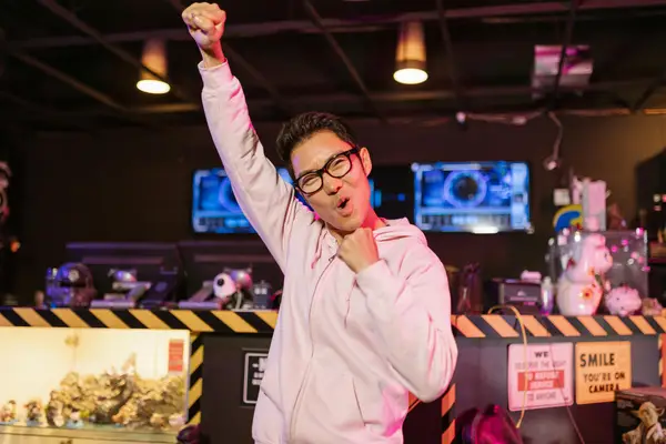 快手极速版创作容易吗,为什么快手极速版关注页面变了