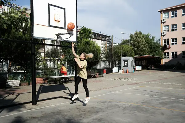 抖音对创作者的激励机制有吗?抖音怎么上热门?