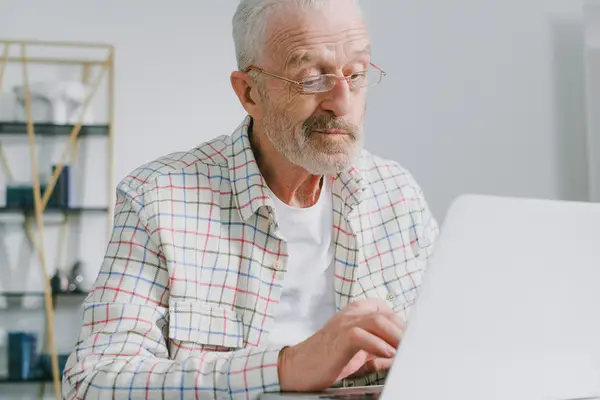 快手如何改观看模式位置,快手怎么调回正常观看模式